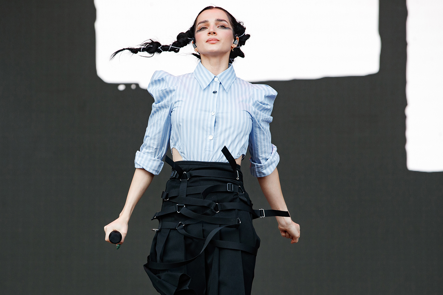 Lq poppy reading22 bc