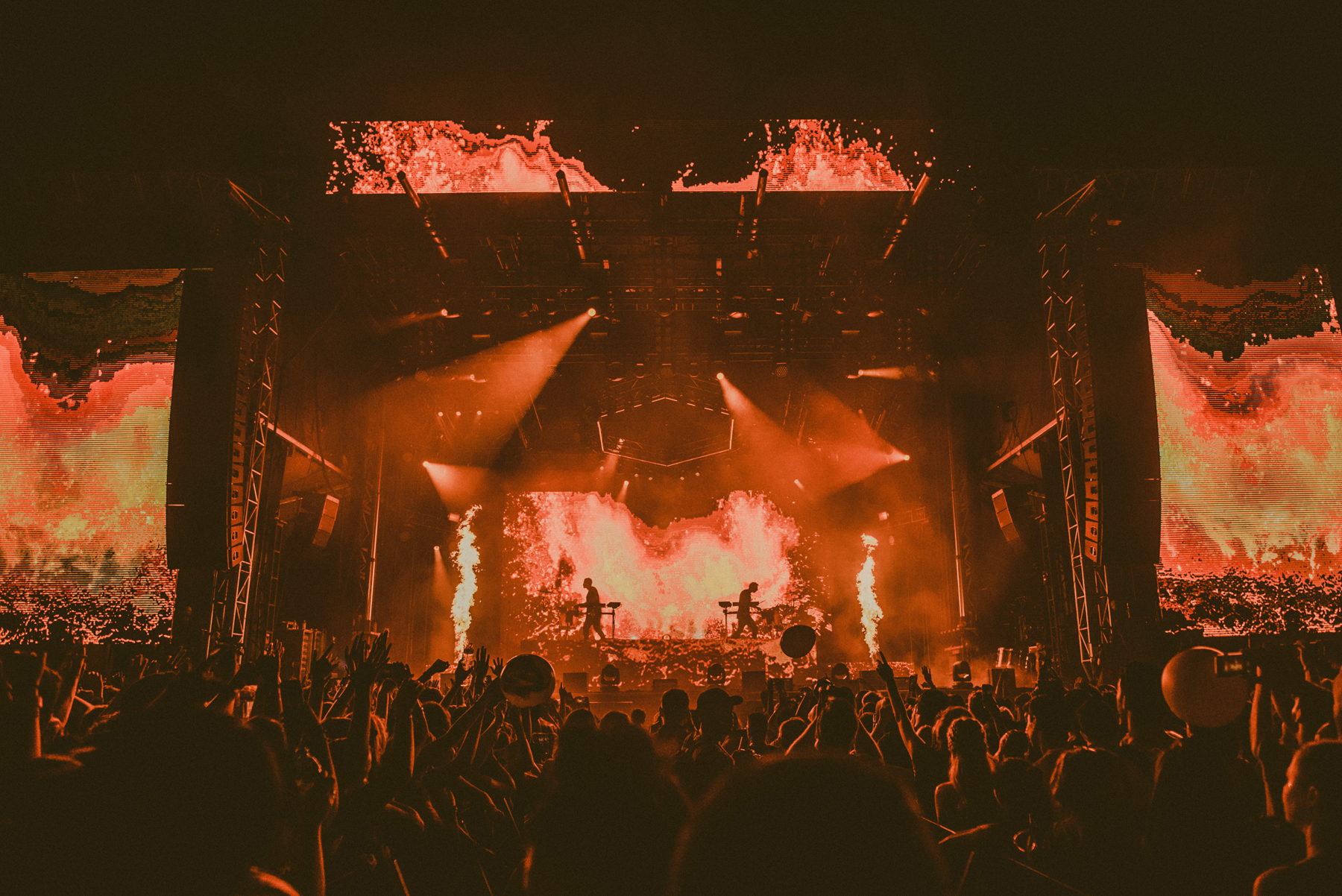09 ODESZA 20