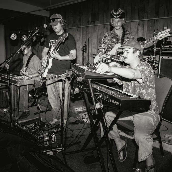 1760120697197 lineup large daisy chain 5701