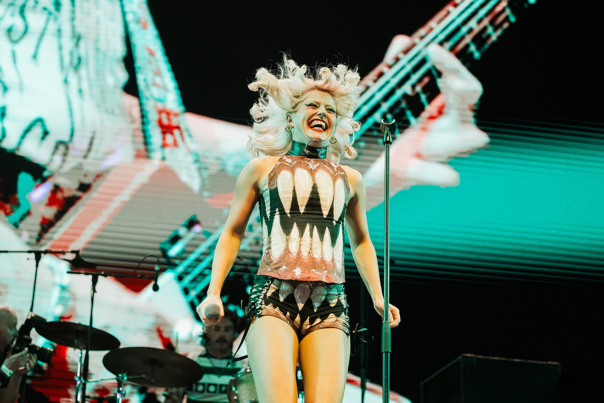 20250712 NOS ALIVE AMYL AND THE SNIFFERS MATILDE FIESCHI IMG 0586