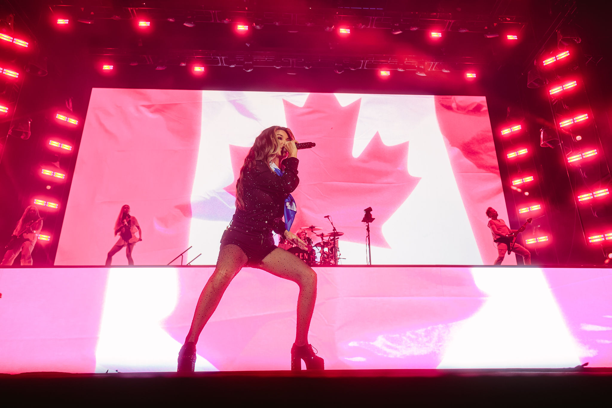 250712 Scene Bell Shania Twain Dylan Page 117