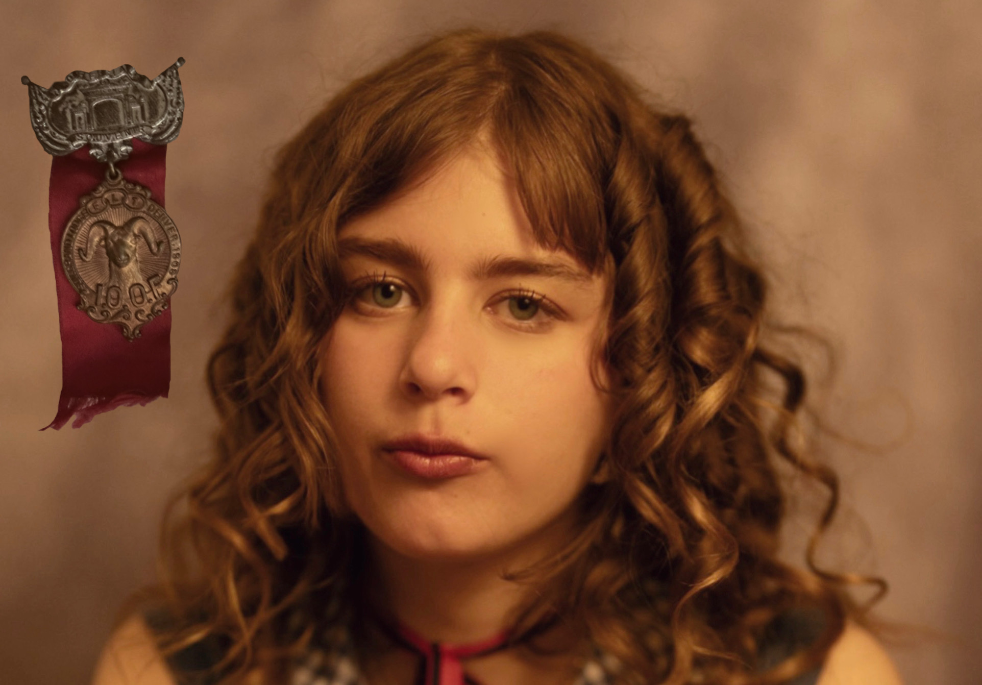 Eilish Constance makes sense of a complicated relationship with off-kilter “Hold my hand hunter”