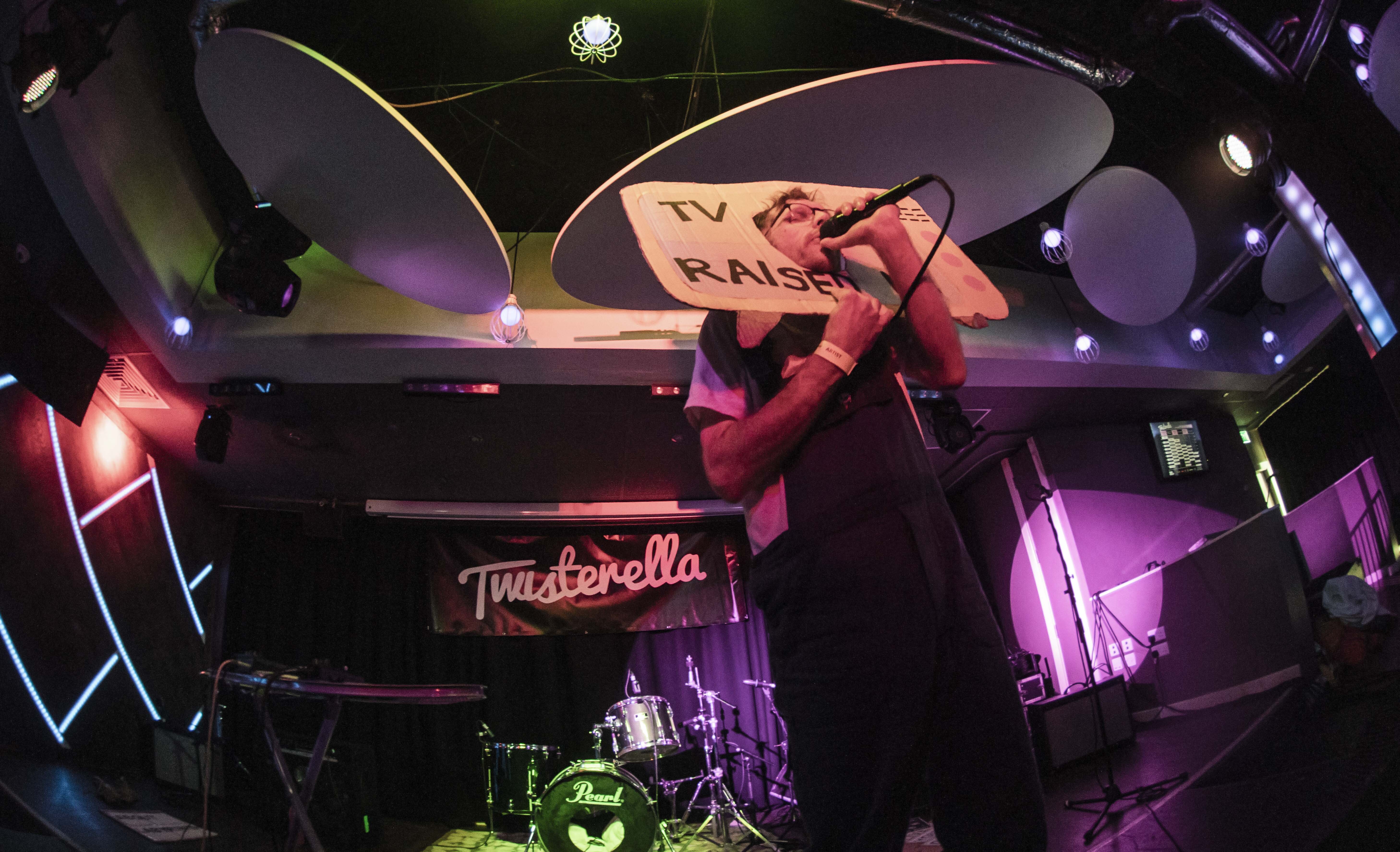 4c Faithful Johannes at Terrace