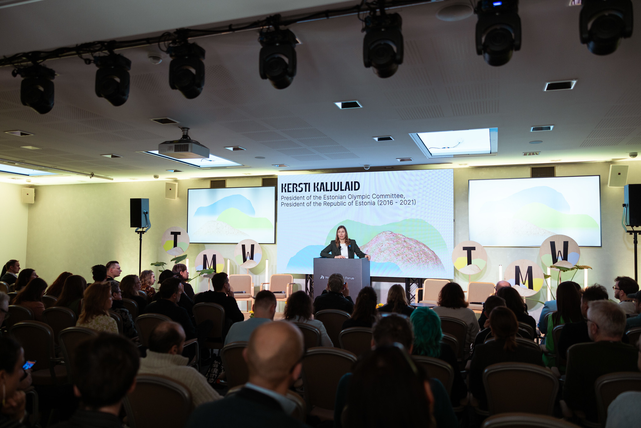 54431720059 b8db2885da k