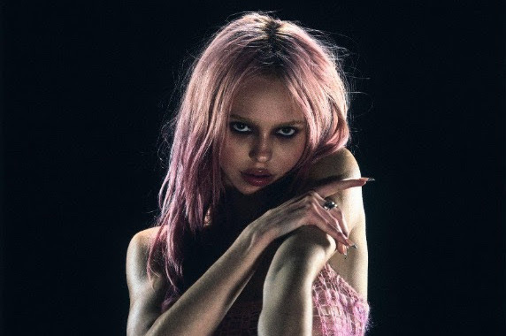 Adela The Provocateur