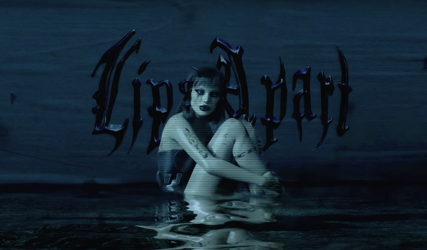 Alice Glass LIPS APART visualiser