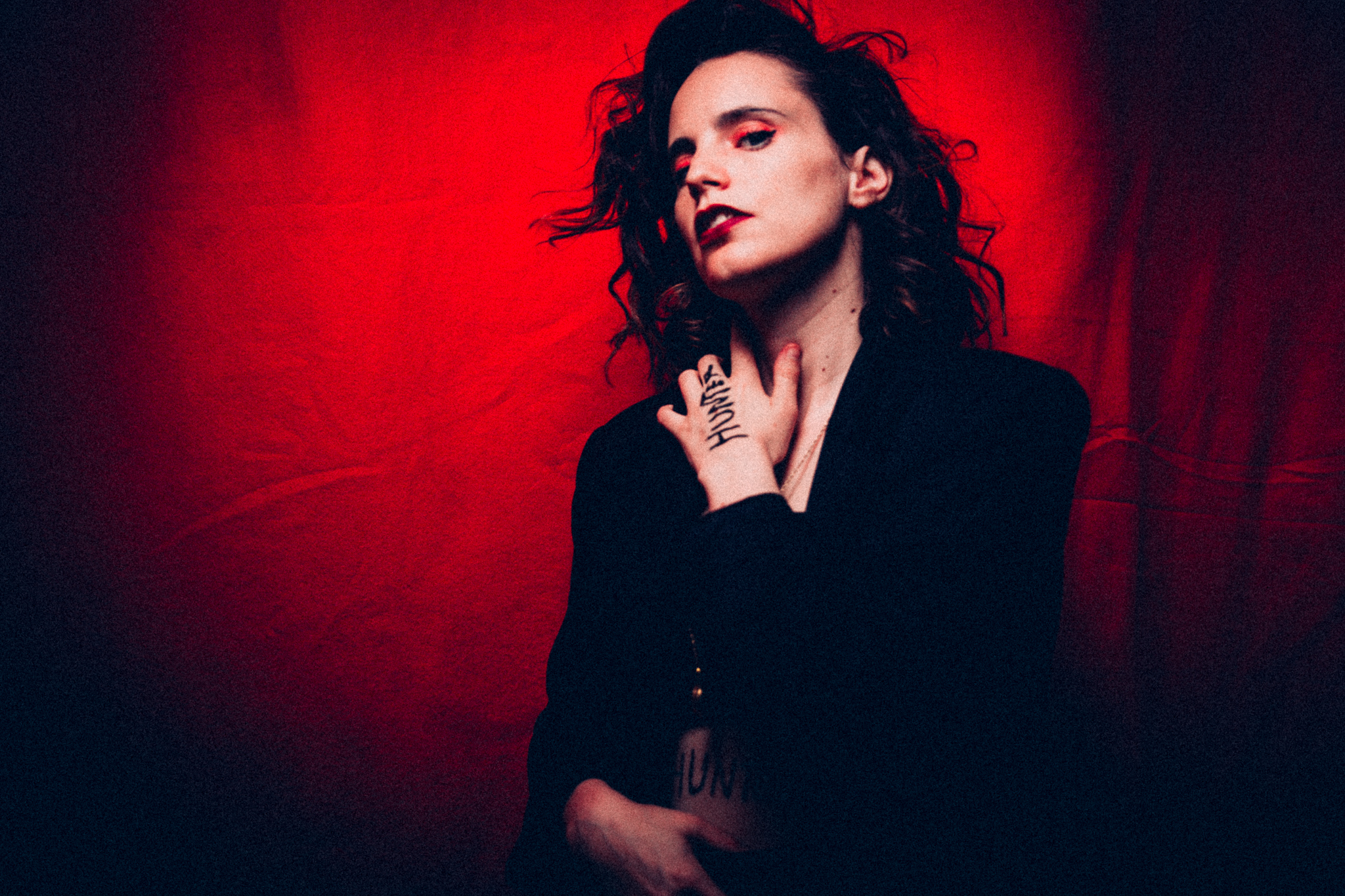 Anna Calvi by Mathew Parri Thomas 005