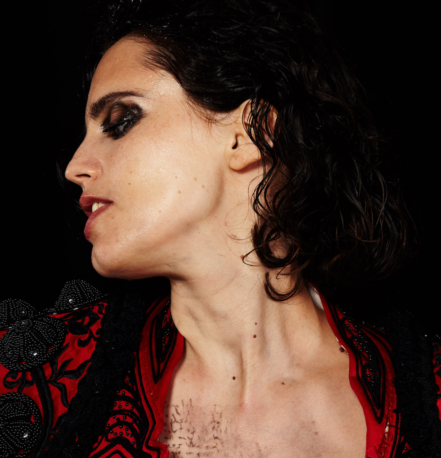 Anna Calvi photo credit Maisie Cousins