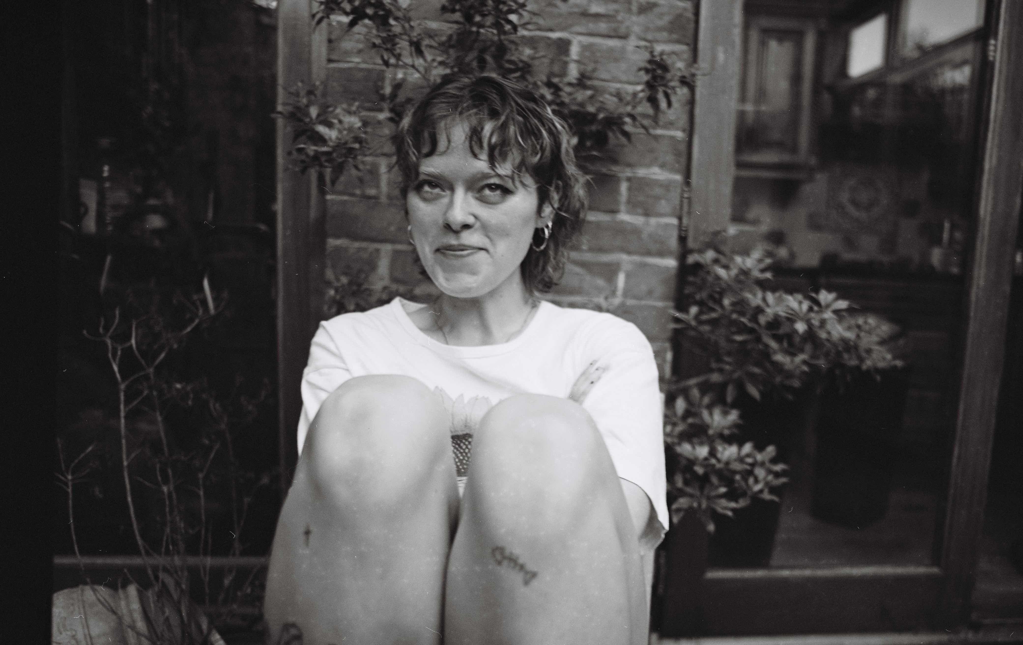 Annie Dog c Omero Mumba