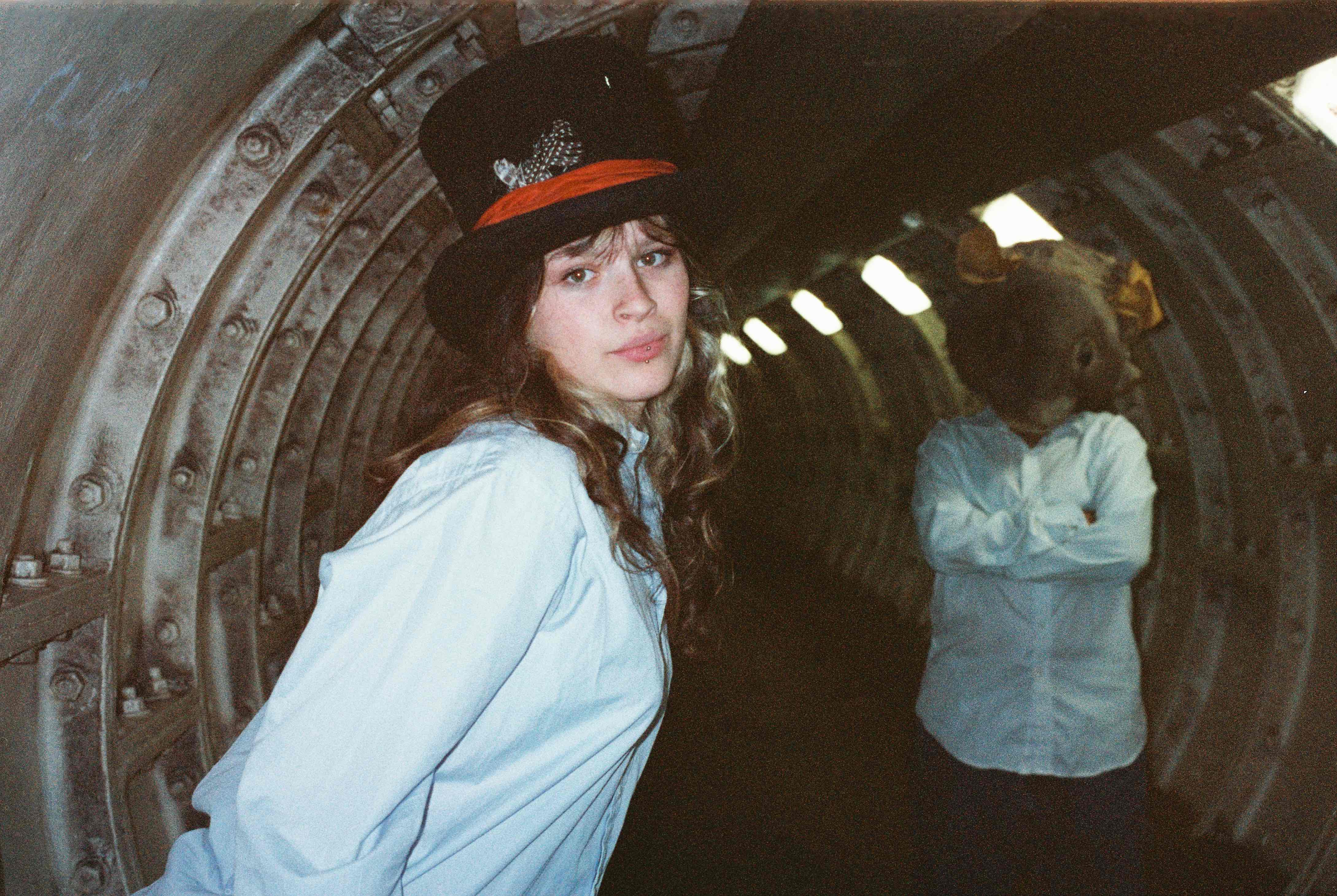 Anolah Lead press shot