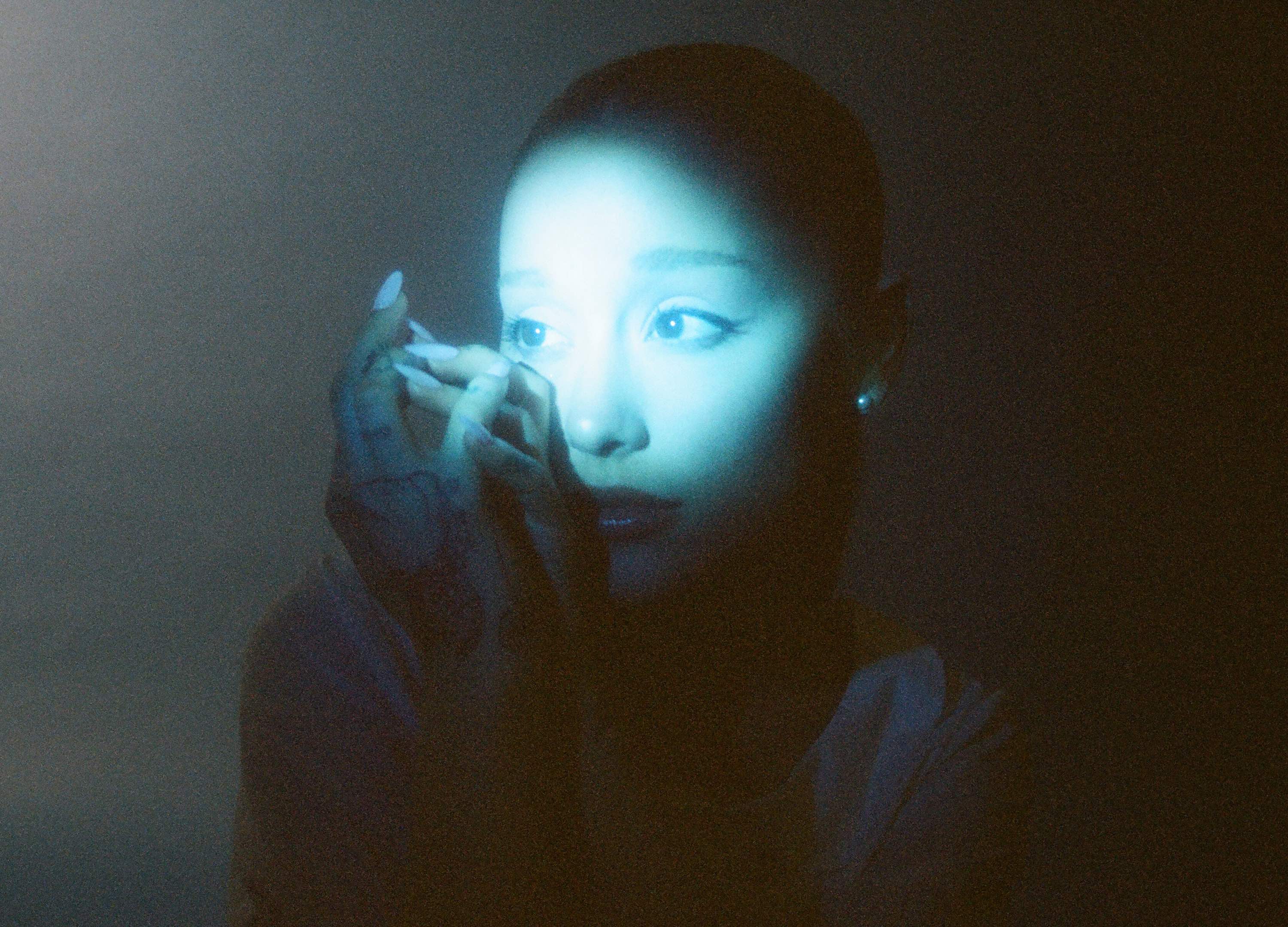 Ariana Grande D2 Ccover final Photo Credit Katia Temkin