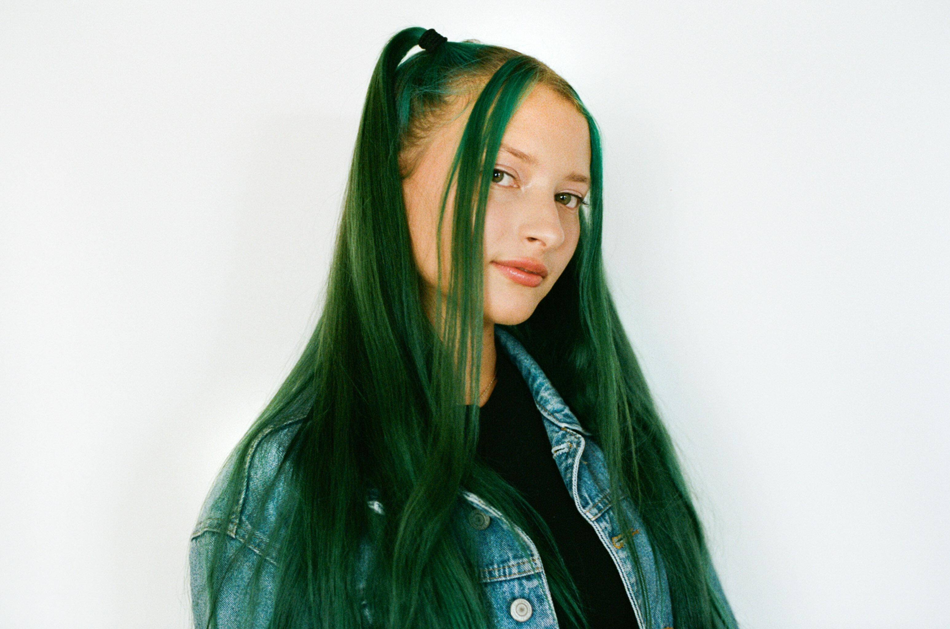 Aura 1 Chris Almeida