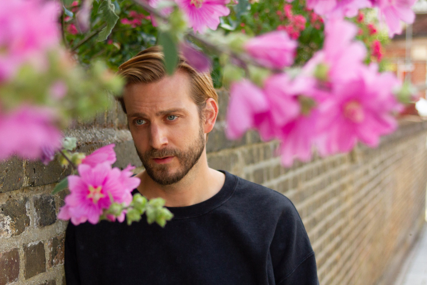 Ben Hobbs Own Arms PRESS SHOT