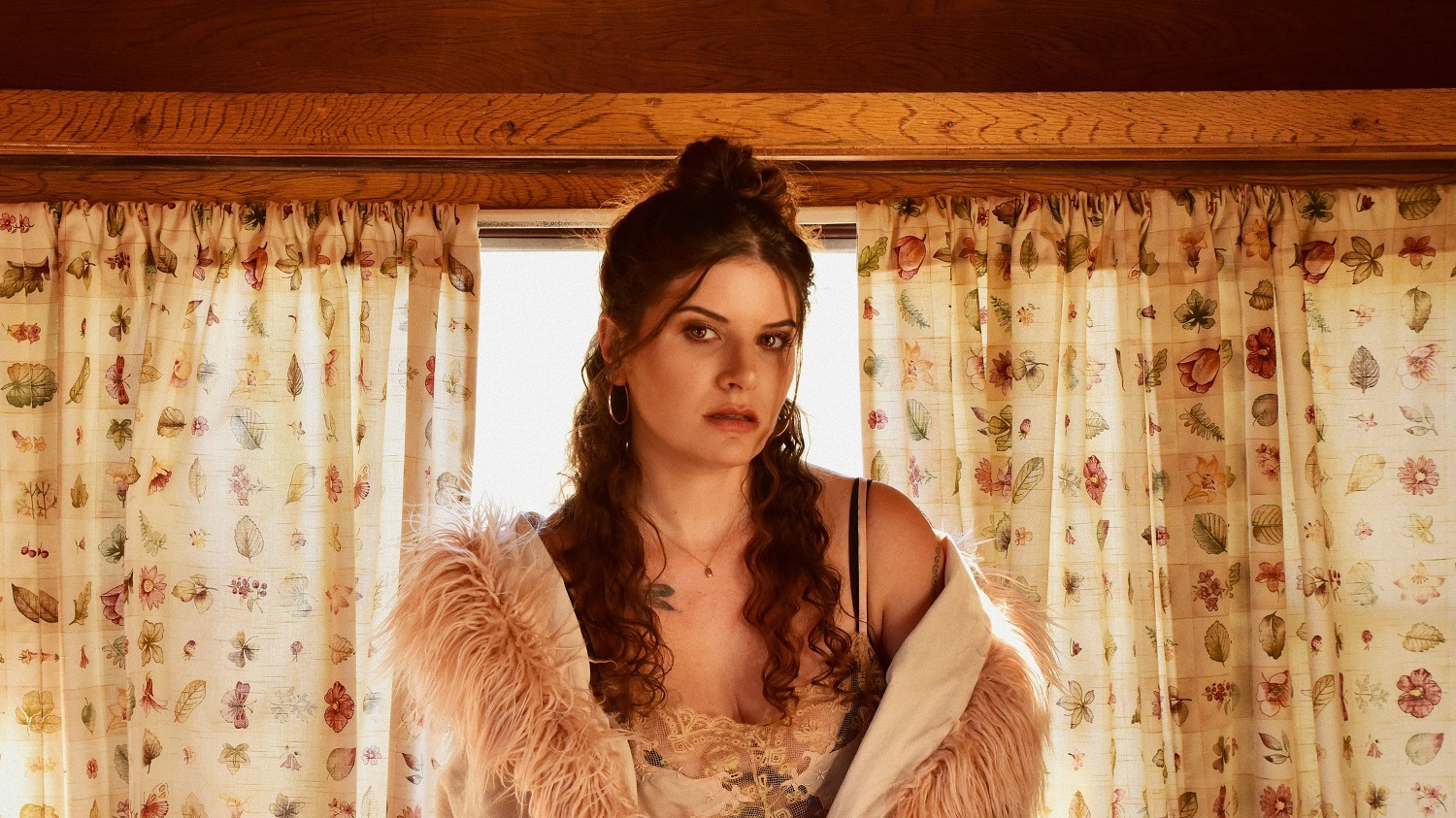 Bethany Cosentino Easy lead image credit Shervin Lainez