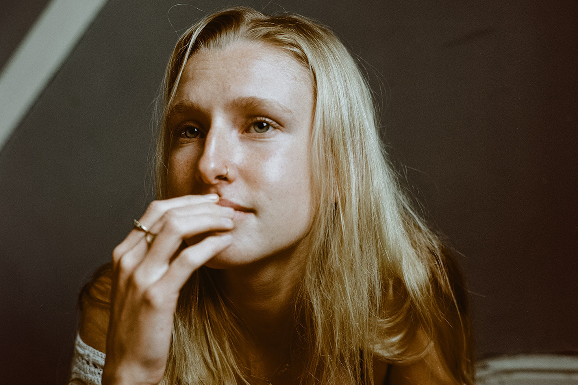 Billie Marten Portrait photographed by Marieke Macklon 01