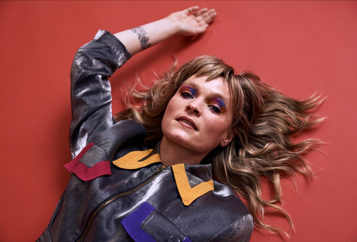 Billy Nomates Metalhorse