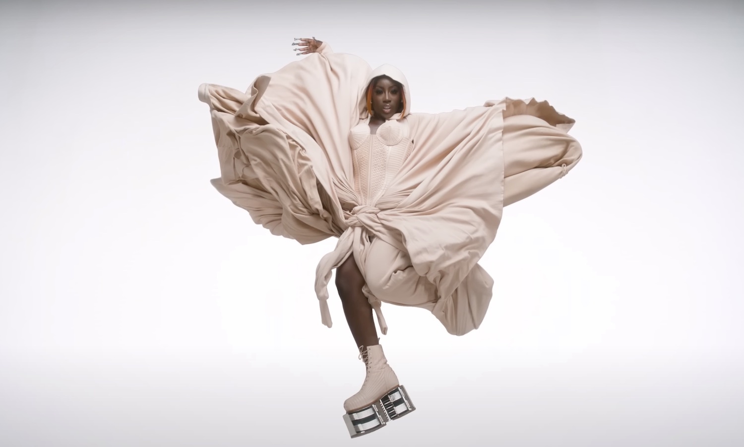 Bree Runway THAT GIRL video