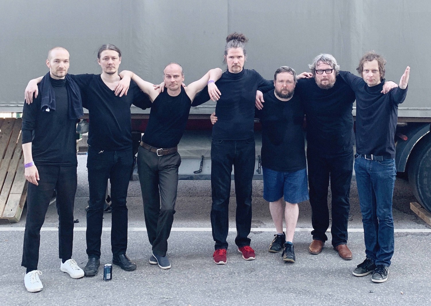 CIRCLE WITH RICHARD DAWSON 2019 SIDEWAYS PC Antti Uusimaki crop300dpi