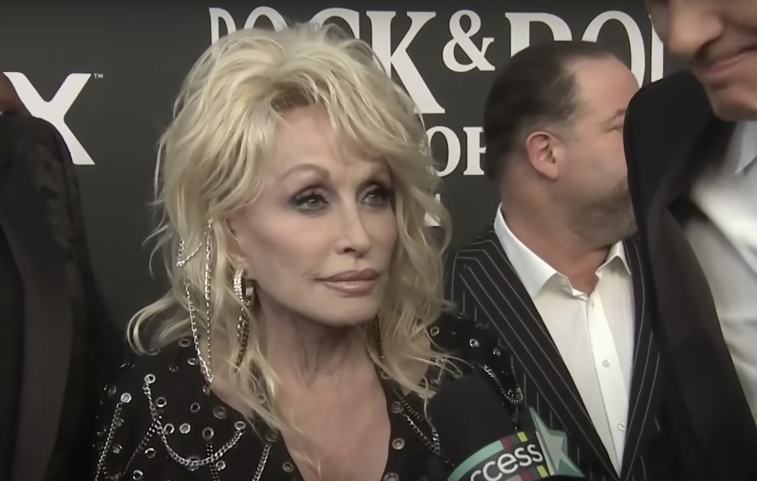 Dolly Parton Rock Hall 2022 carpet Access
