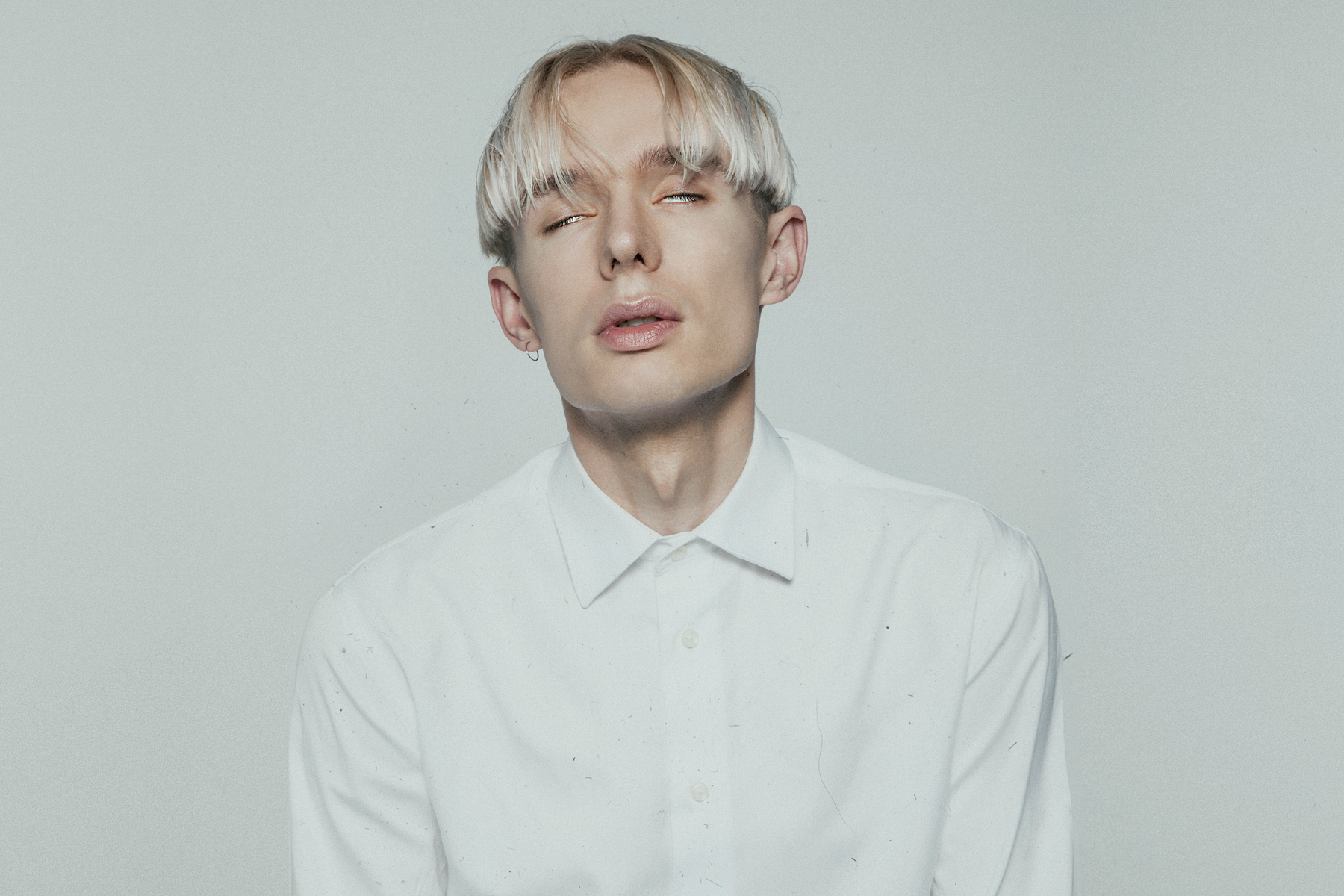 Douglas Dare press photo 01 by Ozge Cone landscape WEB