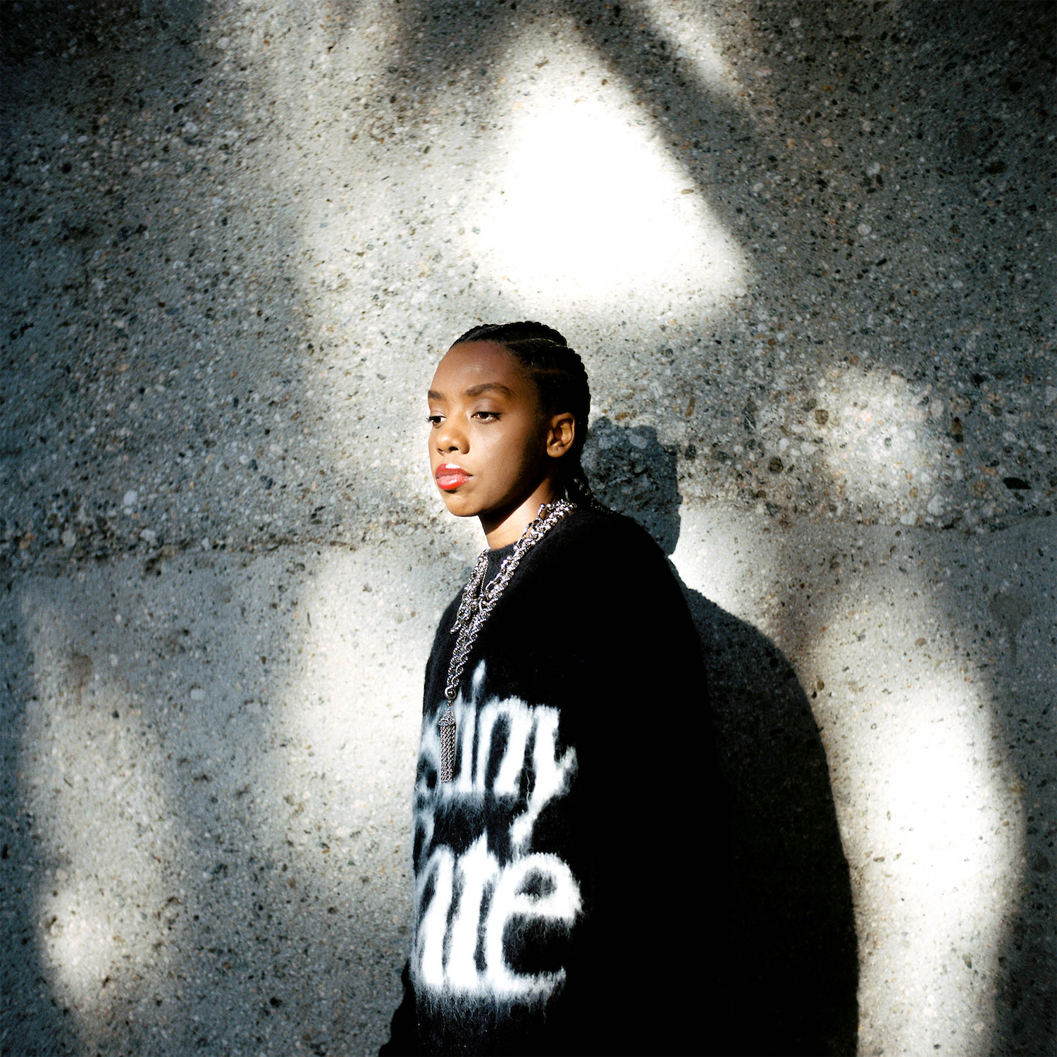 Dua Saleh 007 Rhianna Hajduch