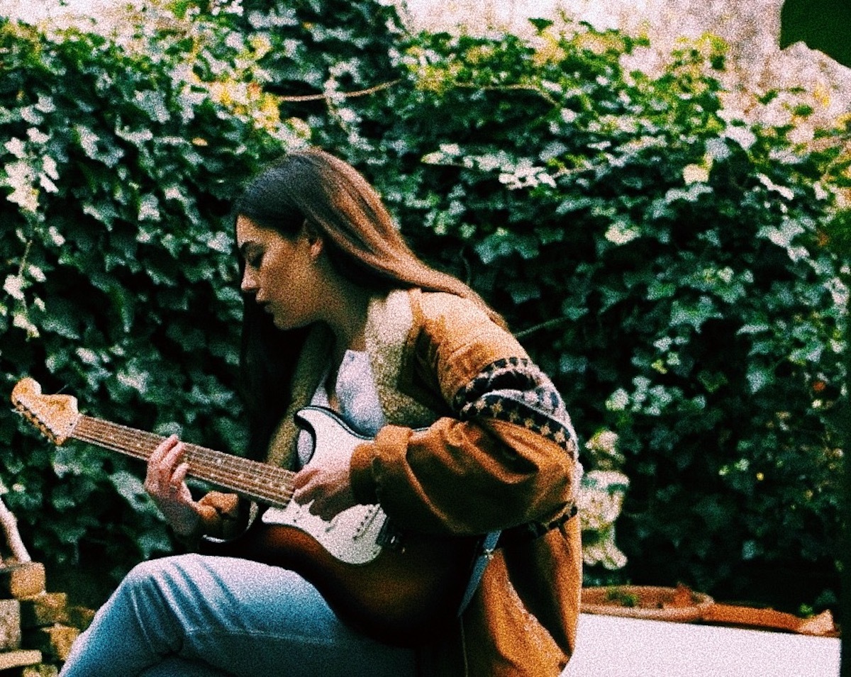 Eleni Drake Mahogony 1