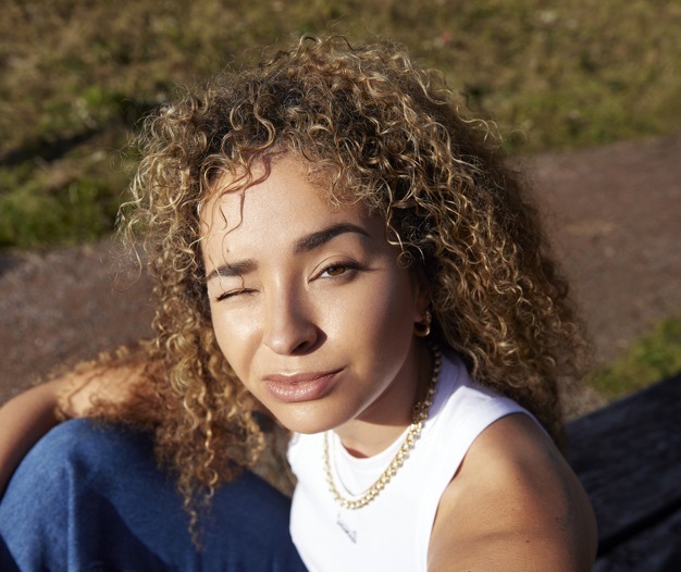 Ella Eyre Head In The Ground 2023