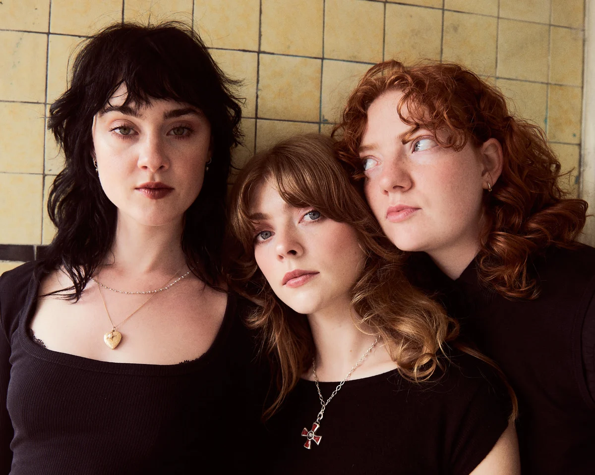Bitty Trio Folk Bitch Trio: “The music is the sex!” | Interview | The Line of Best Fit