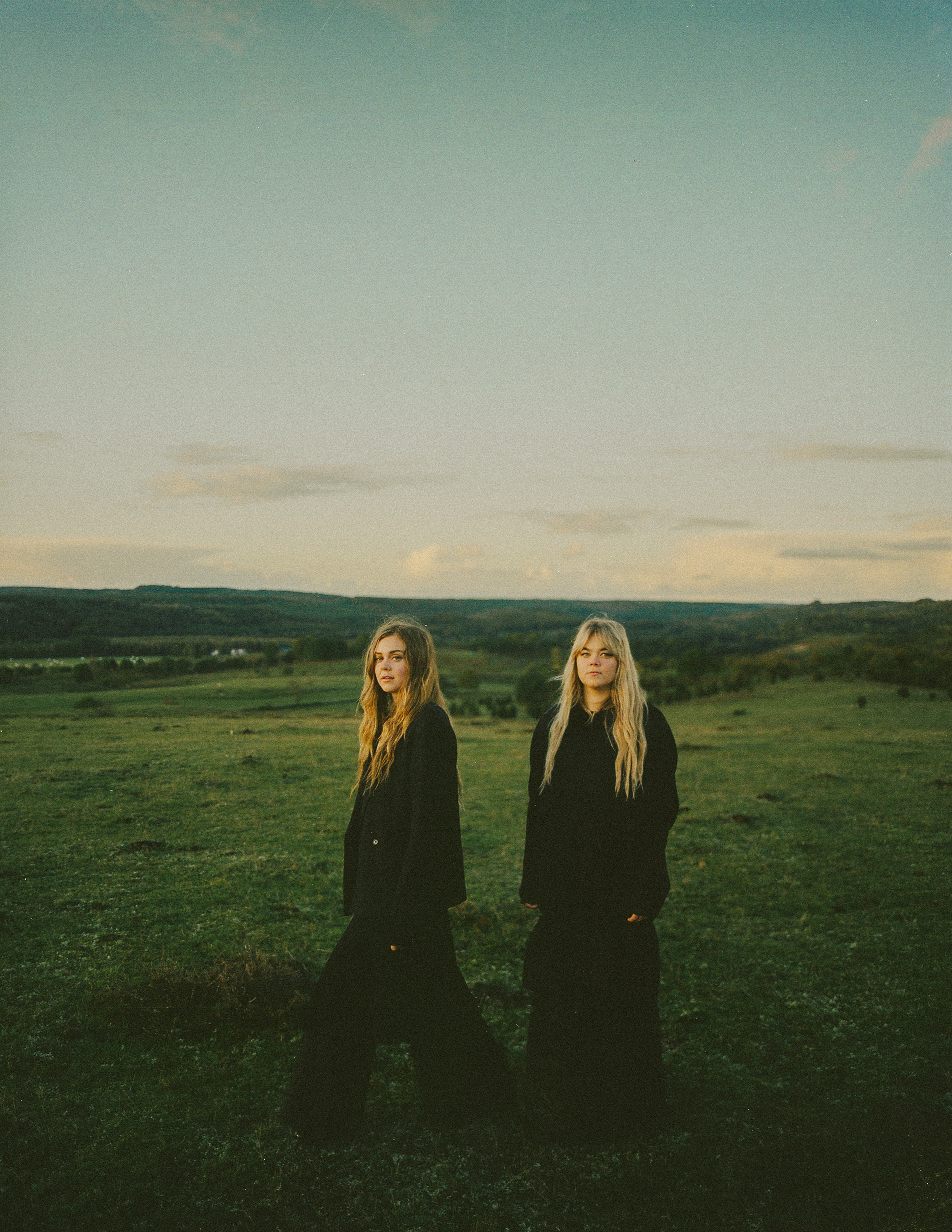 FIRSTAIDKIT black highres Olof Grind
