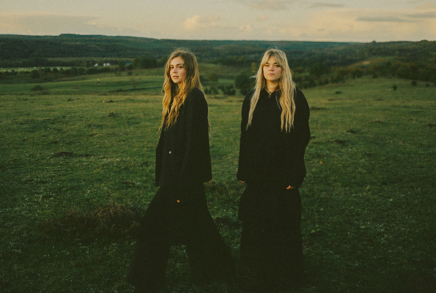 FIRSTAIDKIT black highres Olof Grind