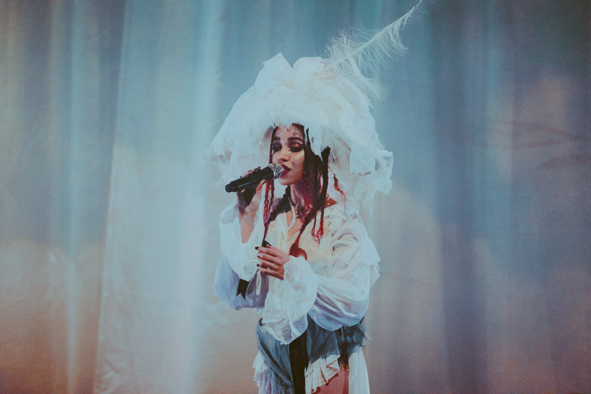 FKA Twigs Vogue Theatre Vancouver 110119 159