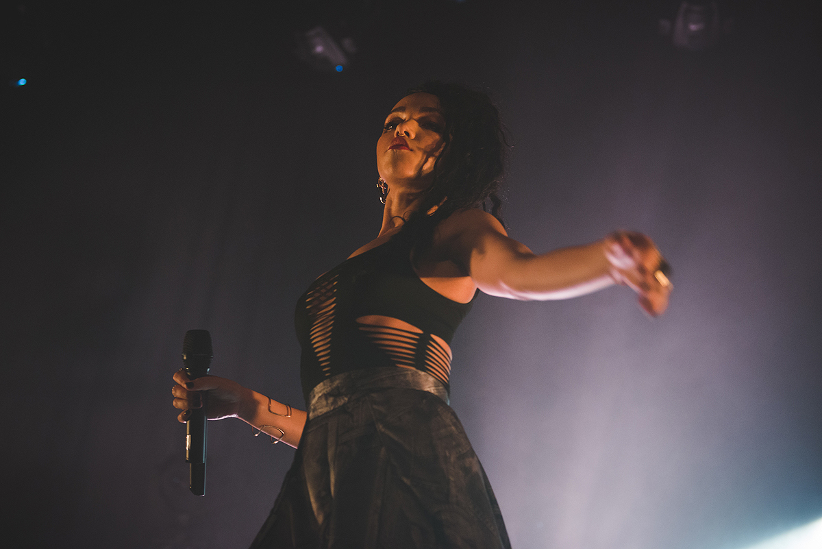 FKA Twigs Hackney Empire 081014 06