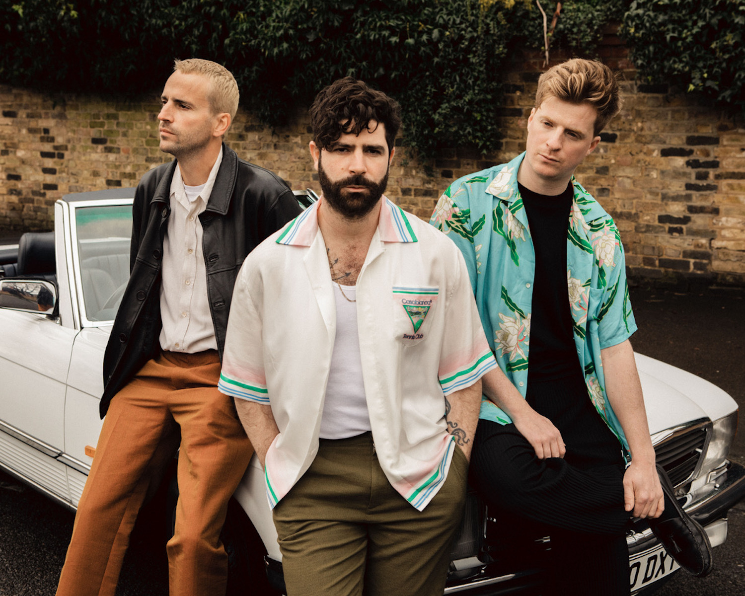 FOALS ALEX KNOWLES 0161 2022