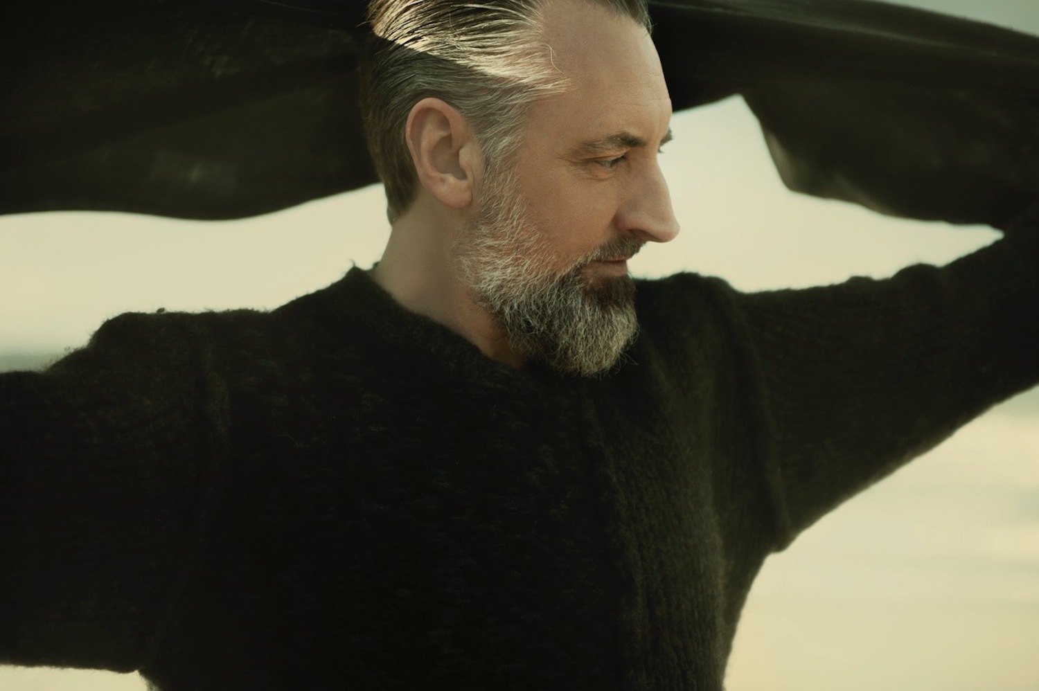 Fink We Watch The Stars press shot credit Paolo Barretta copy