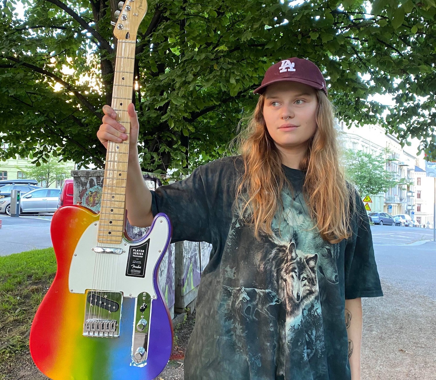 GIRL IN RED PRIDE GUITAR 02