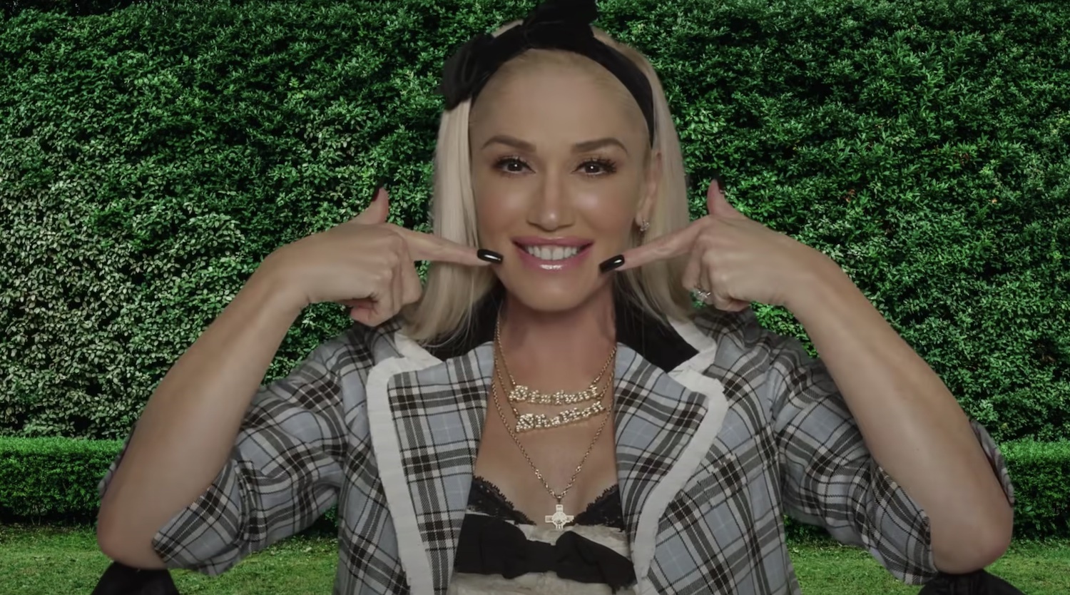 Gwen Stefani Let Me Reintroduce Myself video