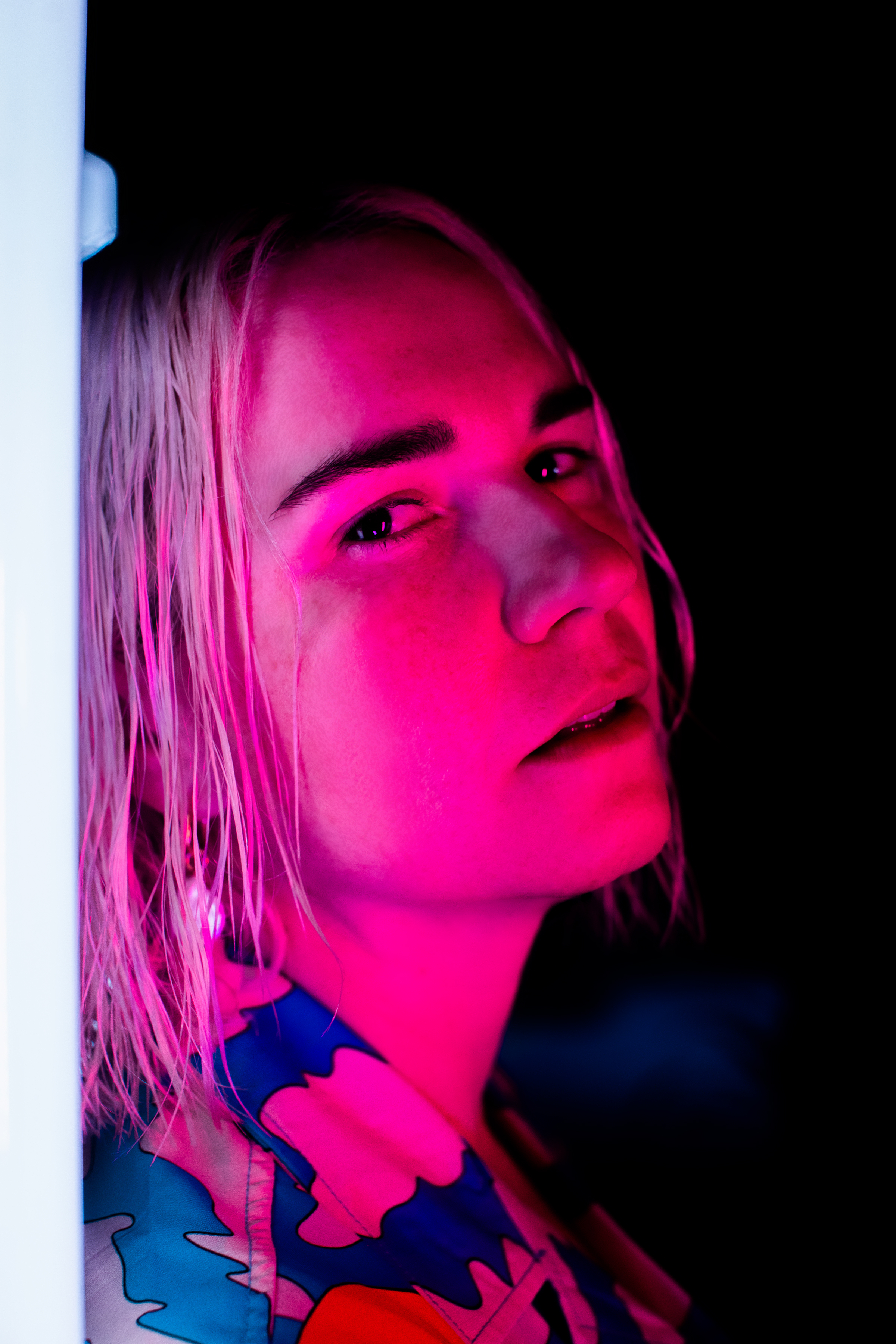 HA Ai DJ KICKS0 PORTRAIT PINK GRADE 02 IMOGENE BARRON