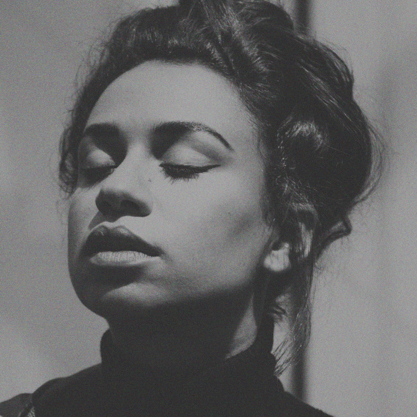 HANNAH LUCIA PRESS SHOT