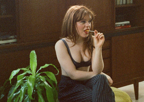 HOUSEWIFE GIRL OF THE HOUR EP final artwork no text 2