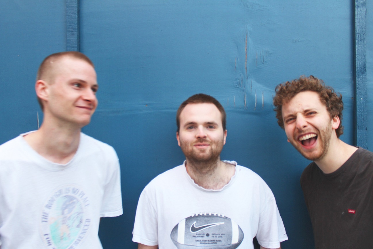 Happyness blue press shot 2016 NEW web