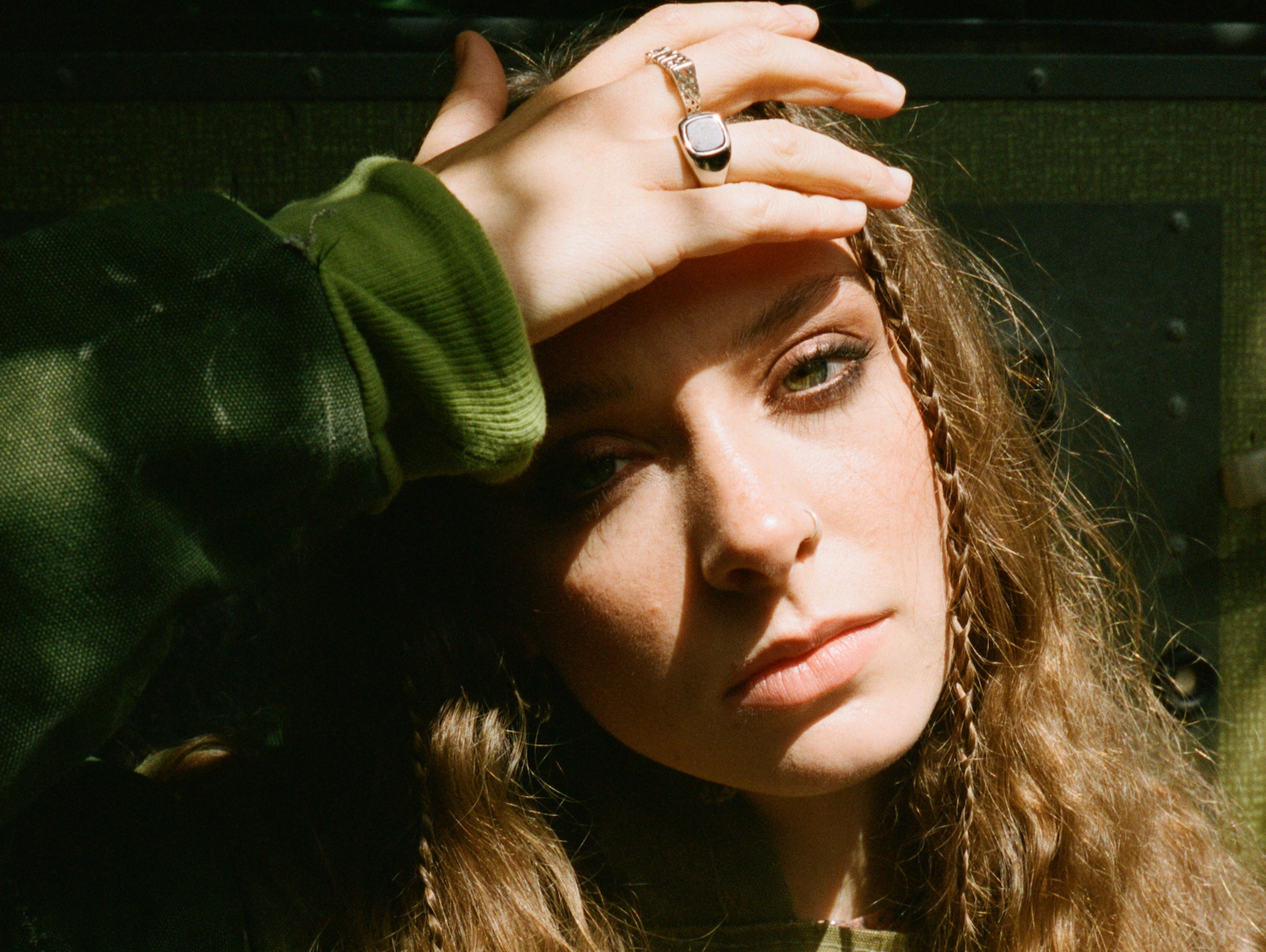 Holly Humberstone 2021 press 22