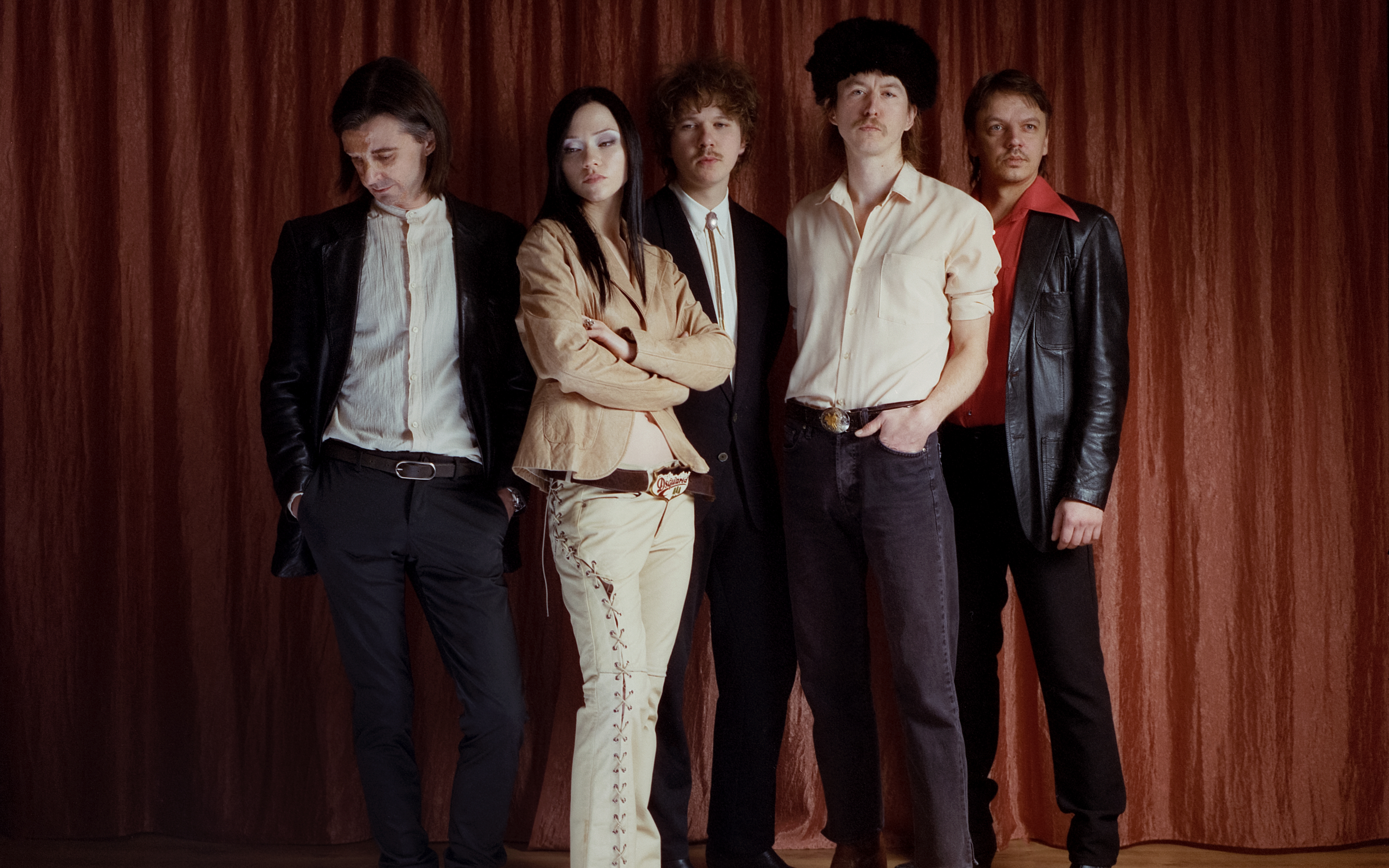 Holy Motors Press Photo 2 by Anna Maria Vaskovskaja