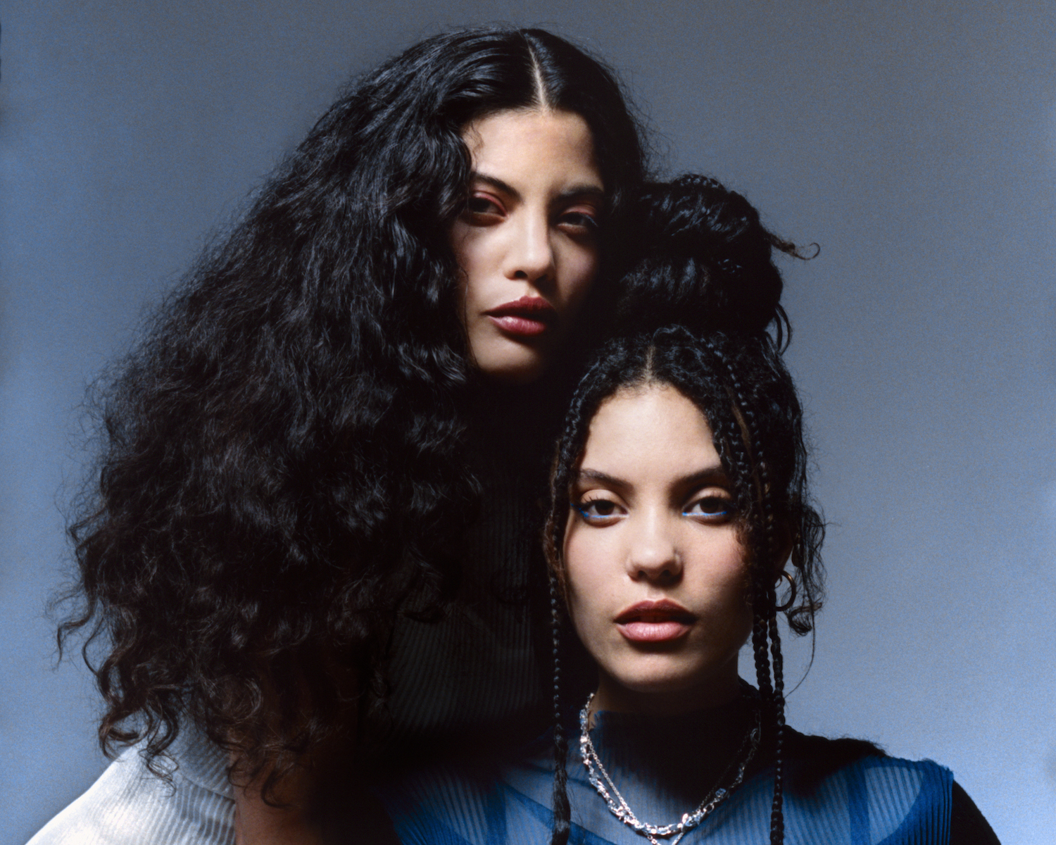 IBEYI PRESS SHOTS web 19 credit Sandra Ebert
