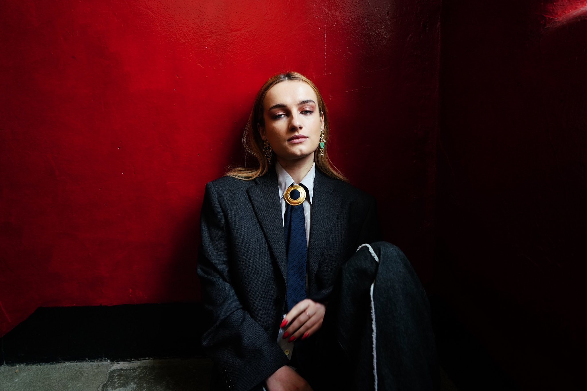 Imogen and the Knife Red press shot