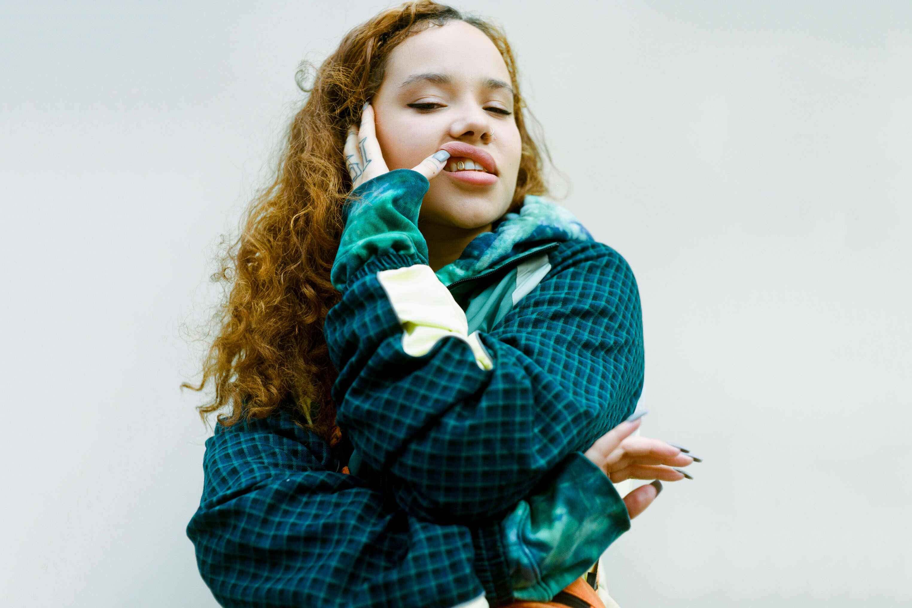 J Grrey 2c London Chris Almeida