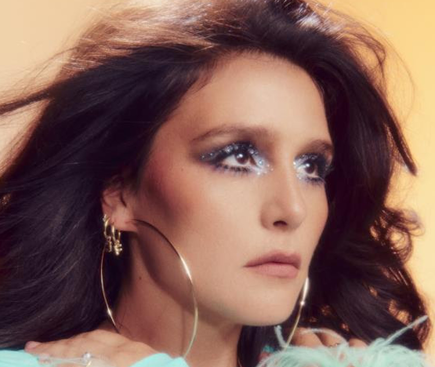 Jessie Ware gold hoops glitter eyeshadow