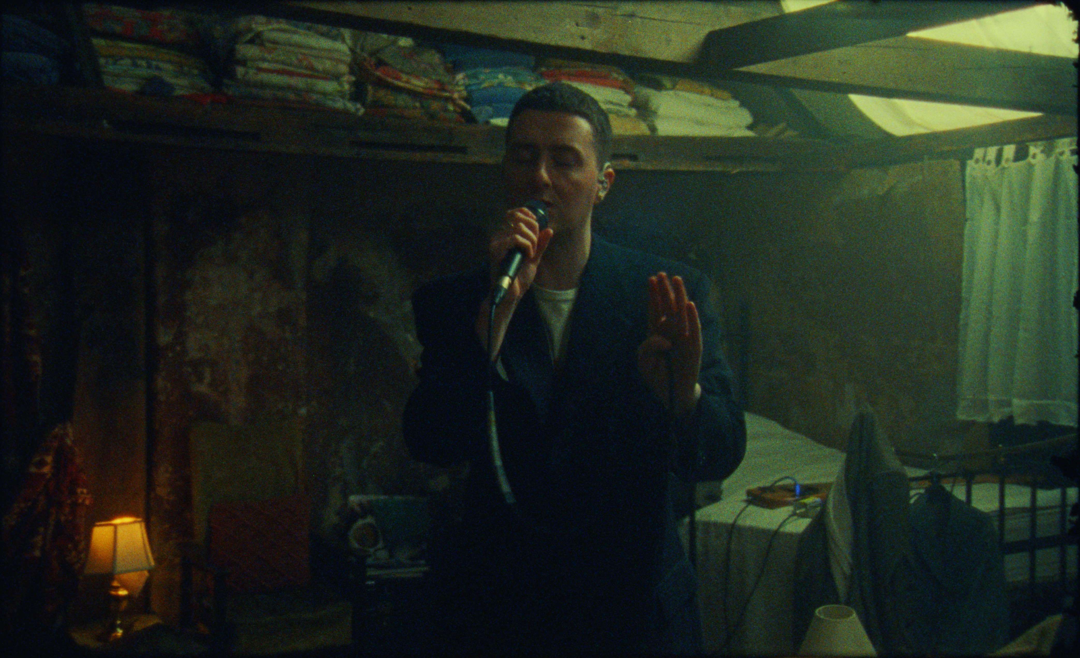 Joesef Permanent Damage Live Edit V6 1 ONLINE MASTER 00 11 37 11 Still044