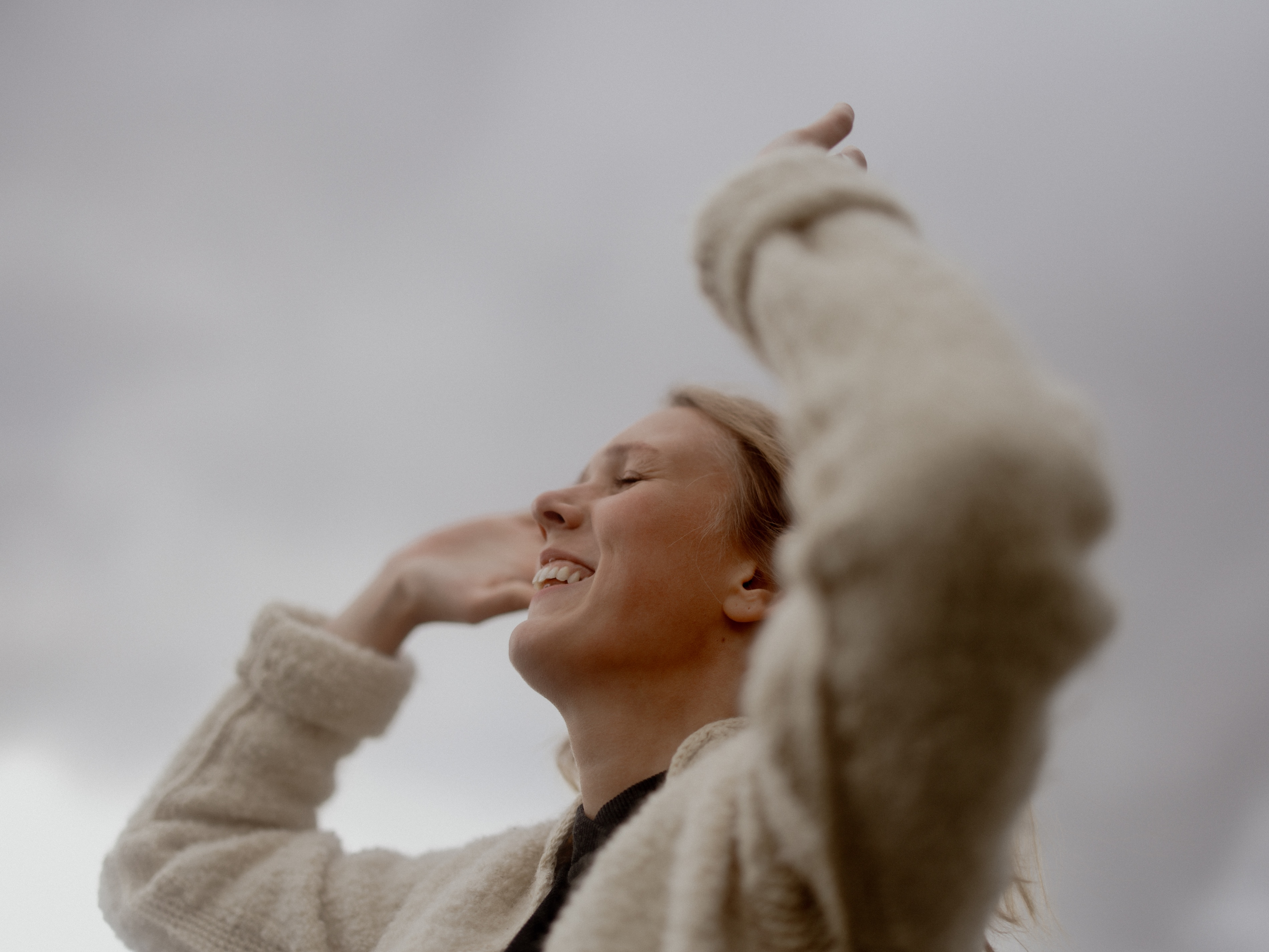 Juni Habel unveils new single, "Pearl Cloud Song"