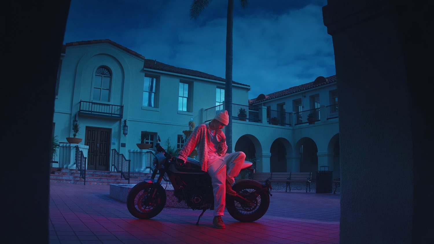 Justin Bieber Hold On 0 56 screenshot