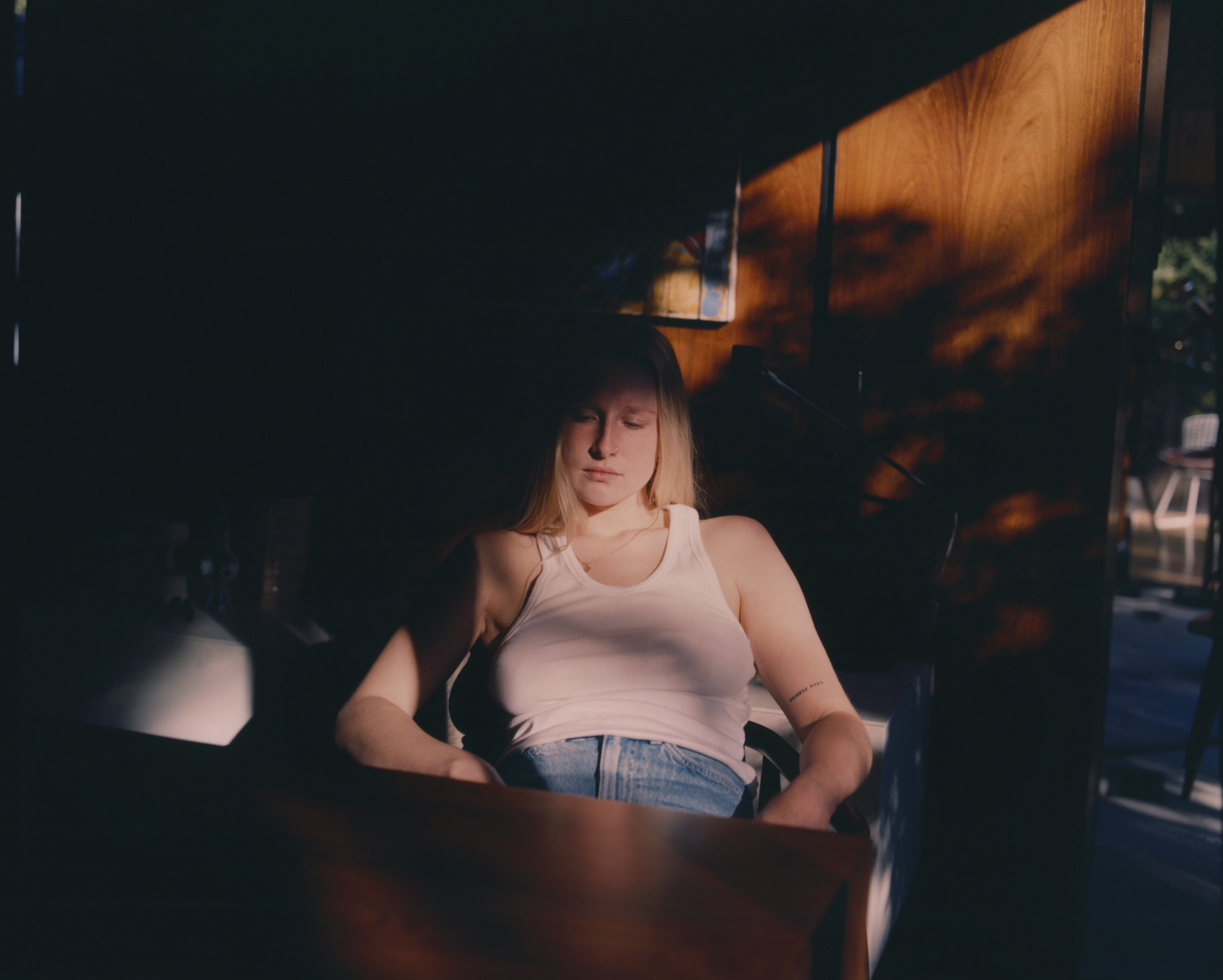 Katie Silvester Billie Marten LP4 TIHWM Press 3